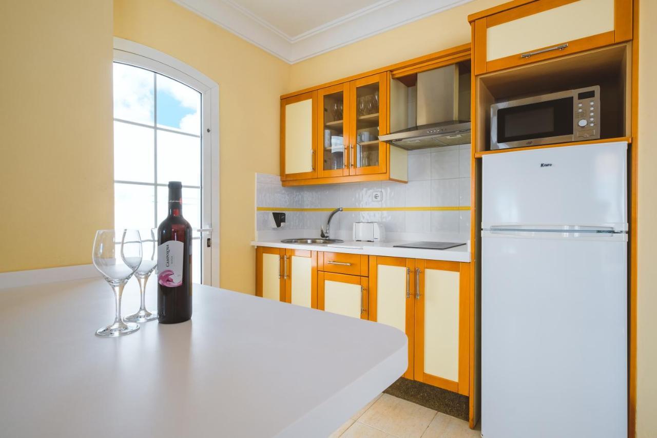 Apartamentos Livvo Coloradamar Плайя-Бланка Екстер'єр фото